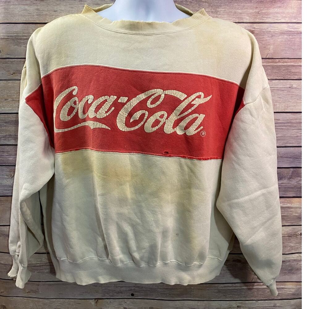 Thrashed Vintage Men’s Coca Cola Classic Red & White Sweater 28x22